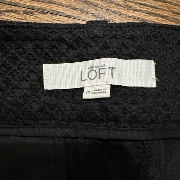 Loft scalloped black shorts, size 00 - Picture 5 of 5